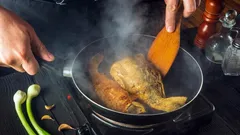 Tipps, damit Fisch in der Pfanne nicht kleben bleibt: Was ein guter und erfahrener Koch beim Braten zugibt.